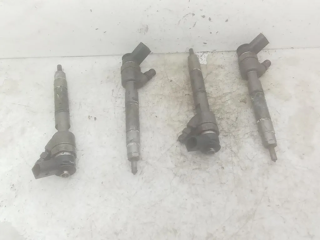 KIT INIETTORI con codice 0445110167 A640700787 da MERCEDES Classe A W169 3° Serie 640940 diesel 1991 (04>08)