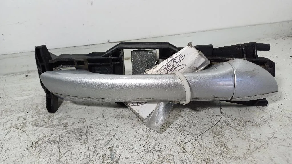 MANIGLIA ESTERNA ANTERIORE DESTRA MERCEDES CLS W219 A21976006709999 642920 (04>10)