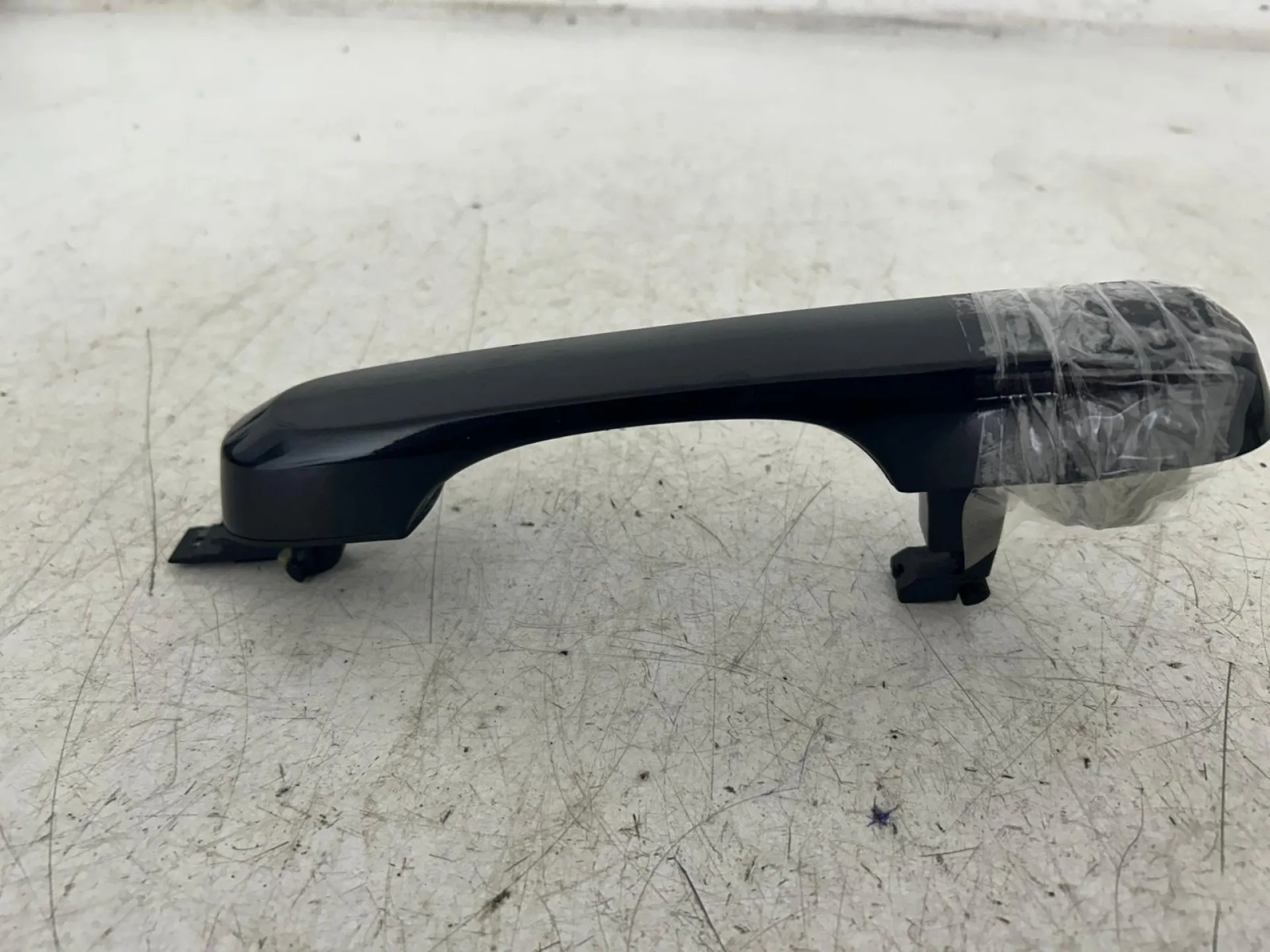 MANIGLIA ESTERNA ANTERIORE DESTRA JEEP Renegade Serie 735674102 (18>)