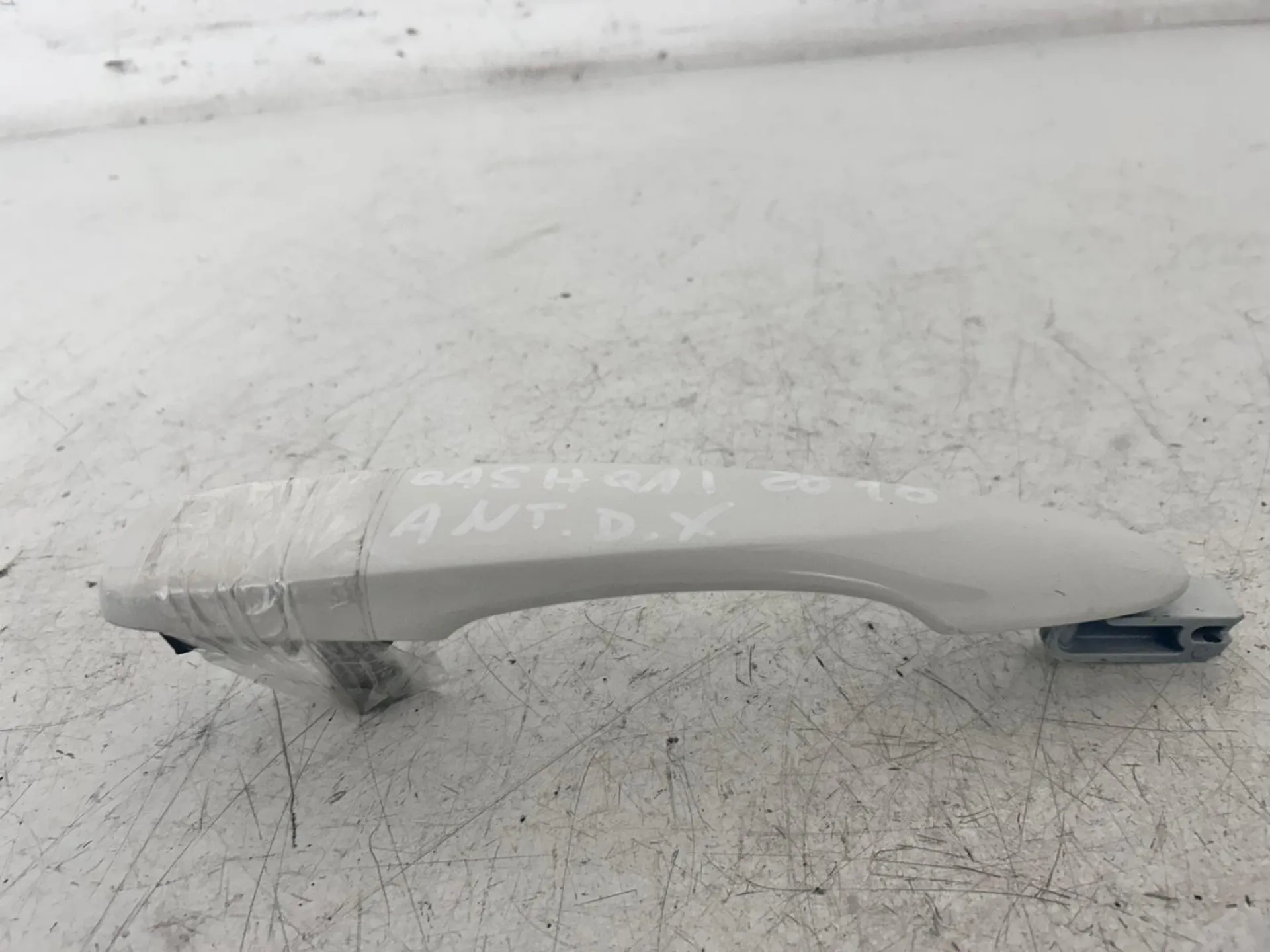 MANIGLIA ESTERNA ANTERIORE DESTRA NISSAN Qashqai Serie 806404EA0B (14>)