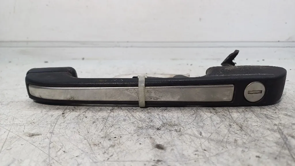MANIGLIA ESTERNA ANTERIORE DESTRA VOLKSWAGEN Golf 2° Serie 191837206A JP (83>92)