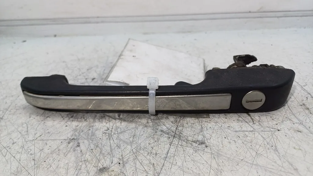 MANIGLIA ESTERNA ANTERIORE SINISTRA VOLKSWAGEN Golf 2° Serie 191837205A JP (83>92)