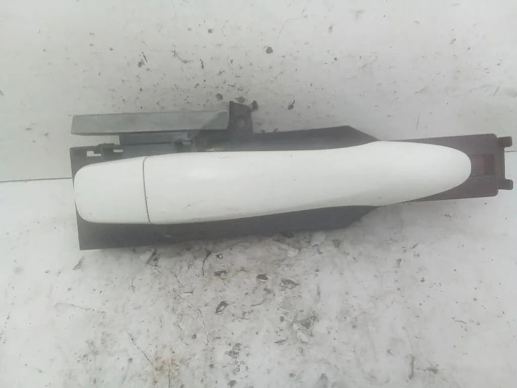 MANIGLIA ESTERNA POSTERIORE DESTRA con codice 8061021133 da NISSAN Qashqai Serie (14>)
