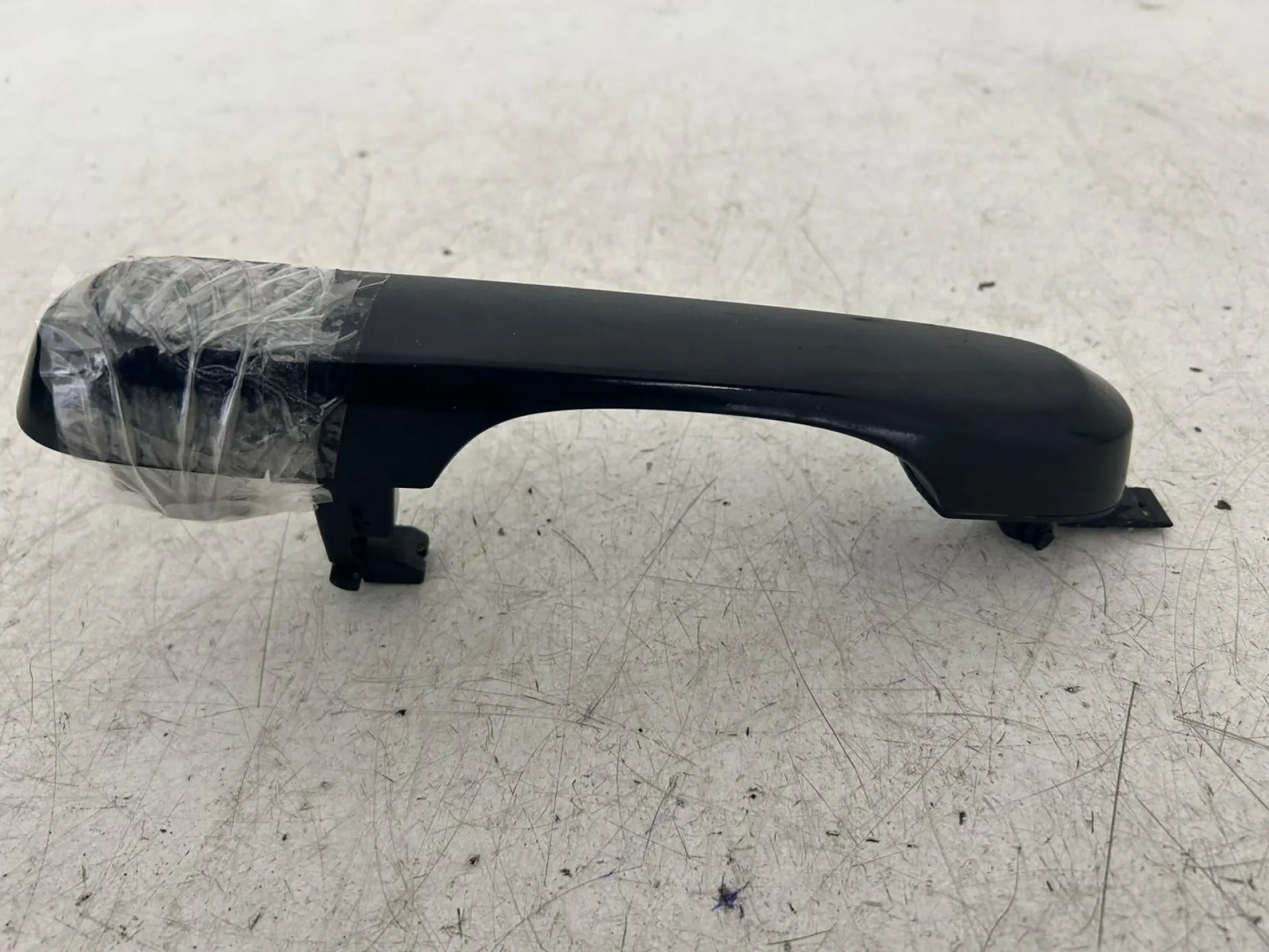MANIGLIA ESTERNA POSTERIORE SINISTRA JEEP Renegade Serie 735674101 (18>)