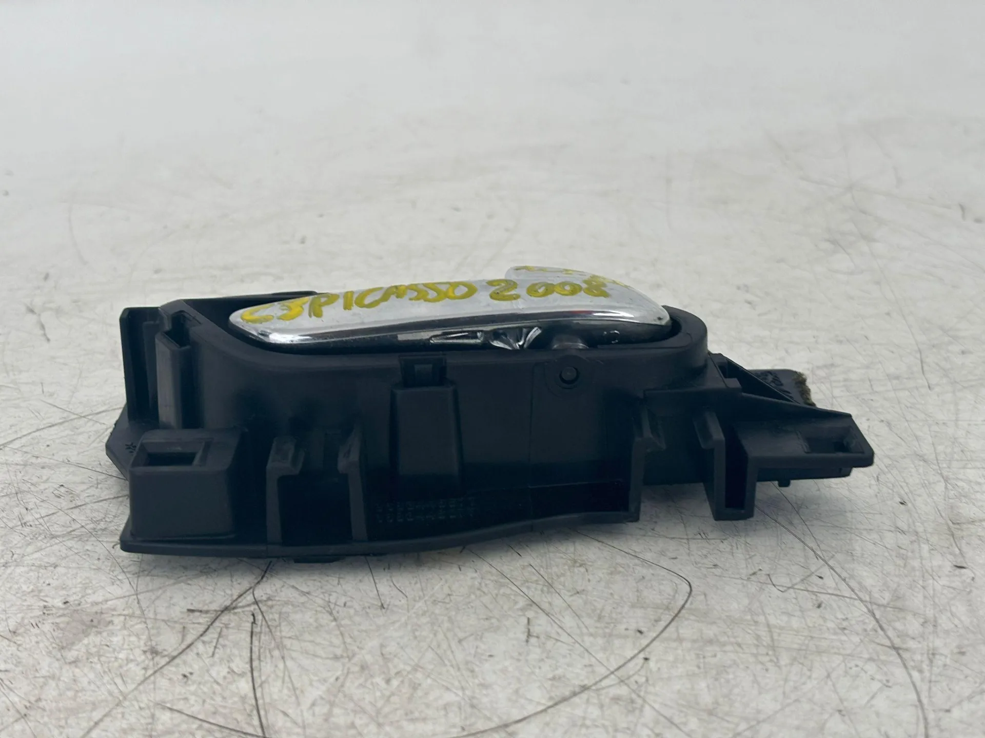 MANIGLIA INTERNA ANTERIORE DESTRA con codice 9683446577 da CITROEN C3 Picasso (08>)
