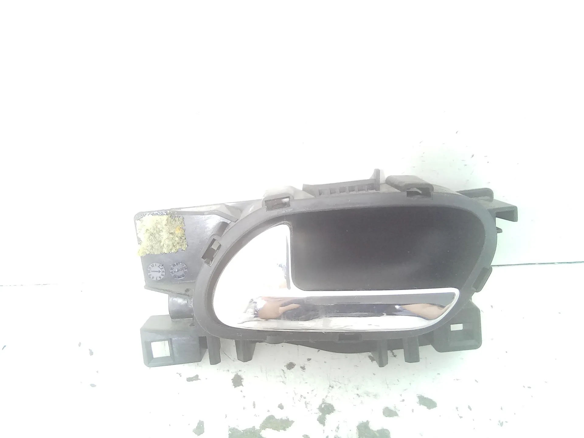 MANIGLIA INTERNA ANTERIORE SINISTRA con codice 9683446877 da CITROEN C3 Picasso (08>)