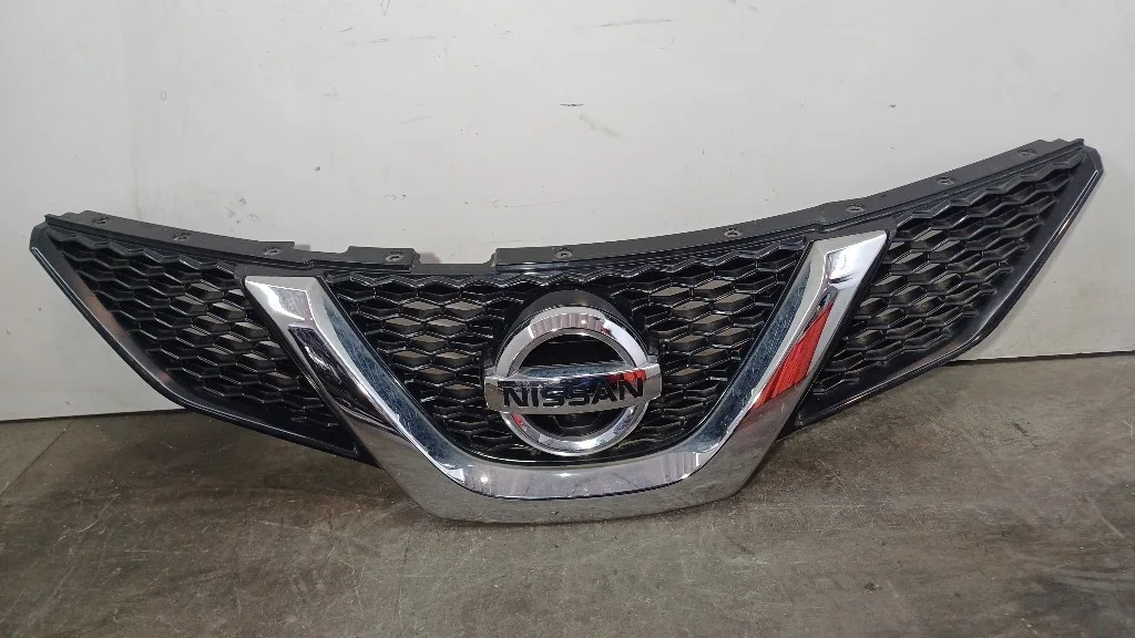MASCHERINA ANTERIORE NISSAN Qashqai Serie 623104EA1A K9K636 (14>)
