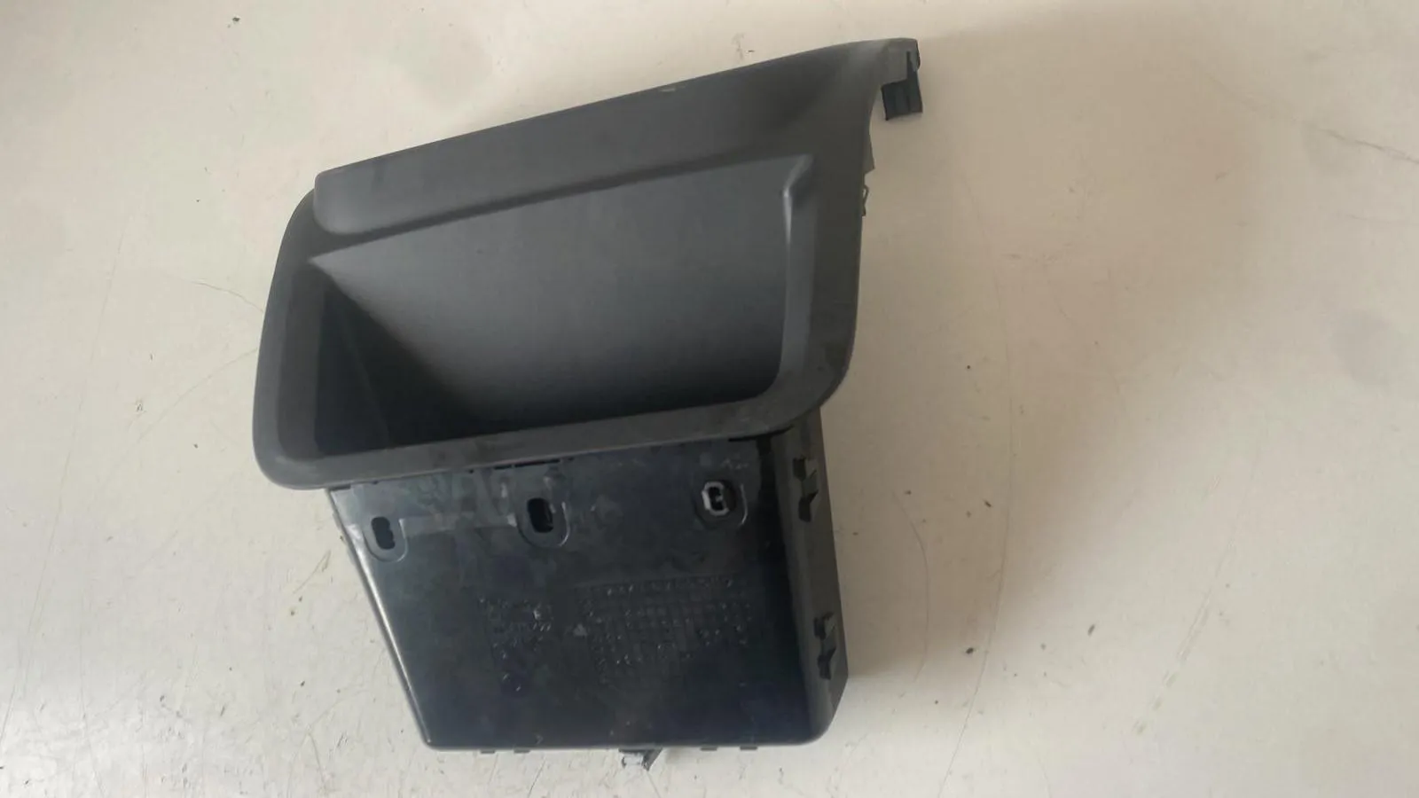 MASCHERINA CENTRALE CRUSCOTTO con codice 5M0819422 da VOLKSWAGEN Tiguan 2° Serie (11>15)