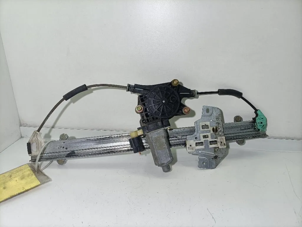 MECCANISMO ALZAVETRO ANT. DX HYUNDAI Accent 3° Serie 824021G010 D4FA (00>06)