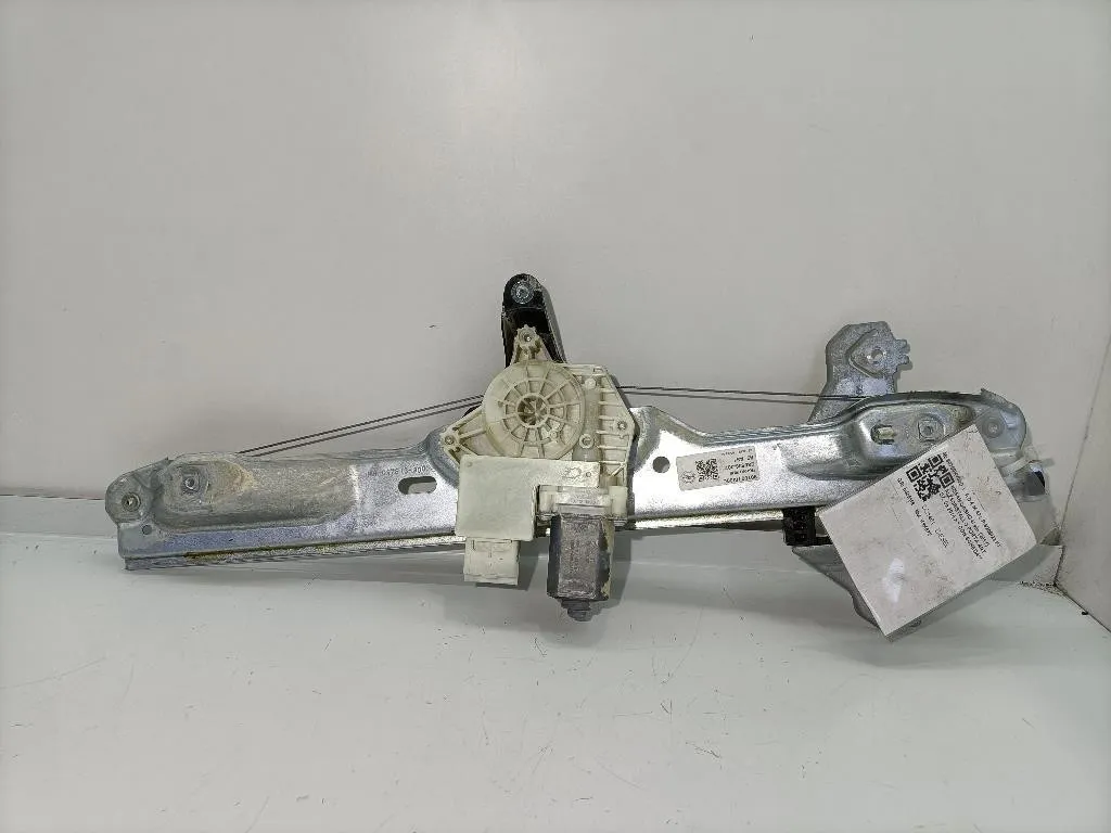 MECCANISMO ALZAVETRO ANT. DX con codice 80700HV00D da NISSAN Qashqai Serie (14>)