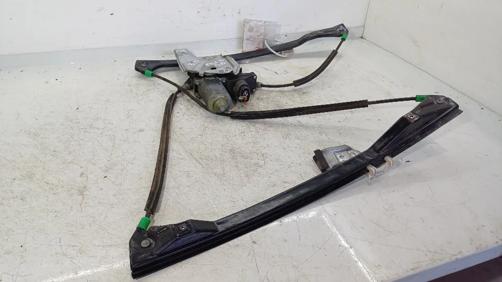 MECCANISMO ALZAVETRO ANT. SX VOLKSWAGEN Polo 3° Serie 6N4837461 AMF (94>01)