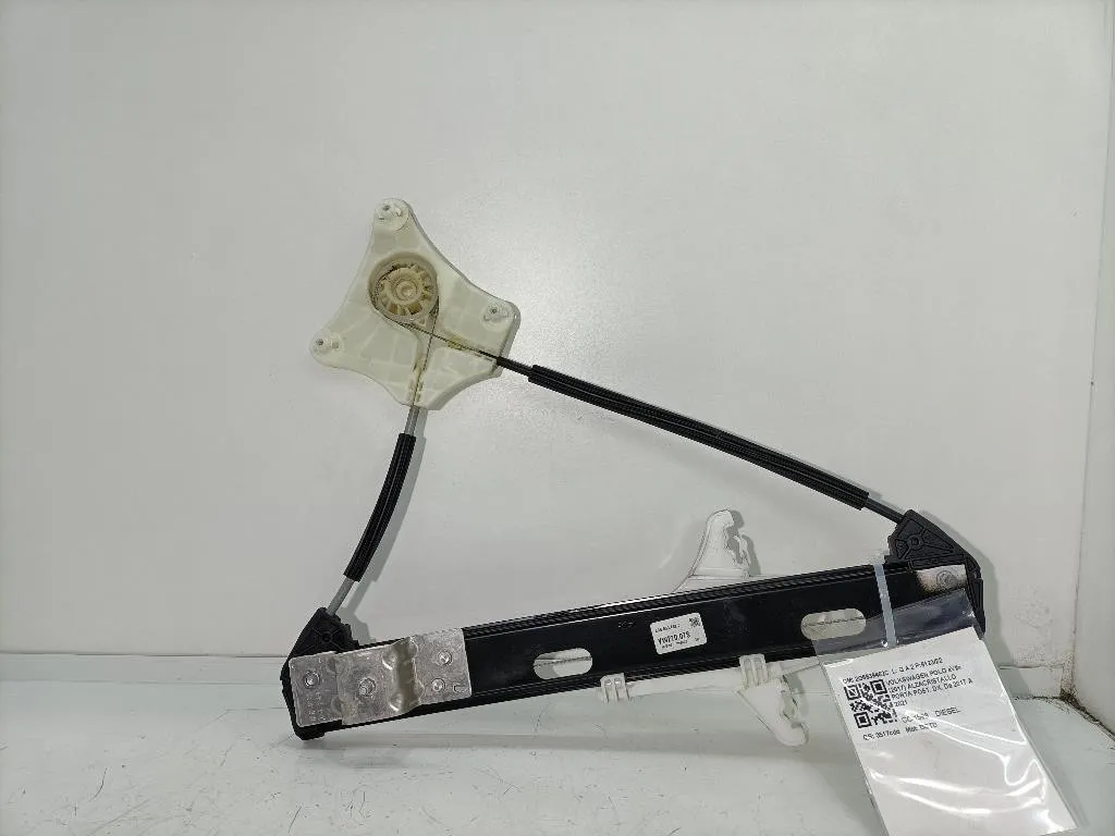 MECCANISMO ALZAVETRO POST. DX con codice 2G6839462C da VOLKSWAGEN Polo 6° Serie (17>)