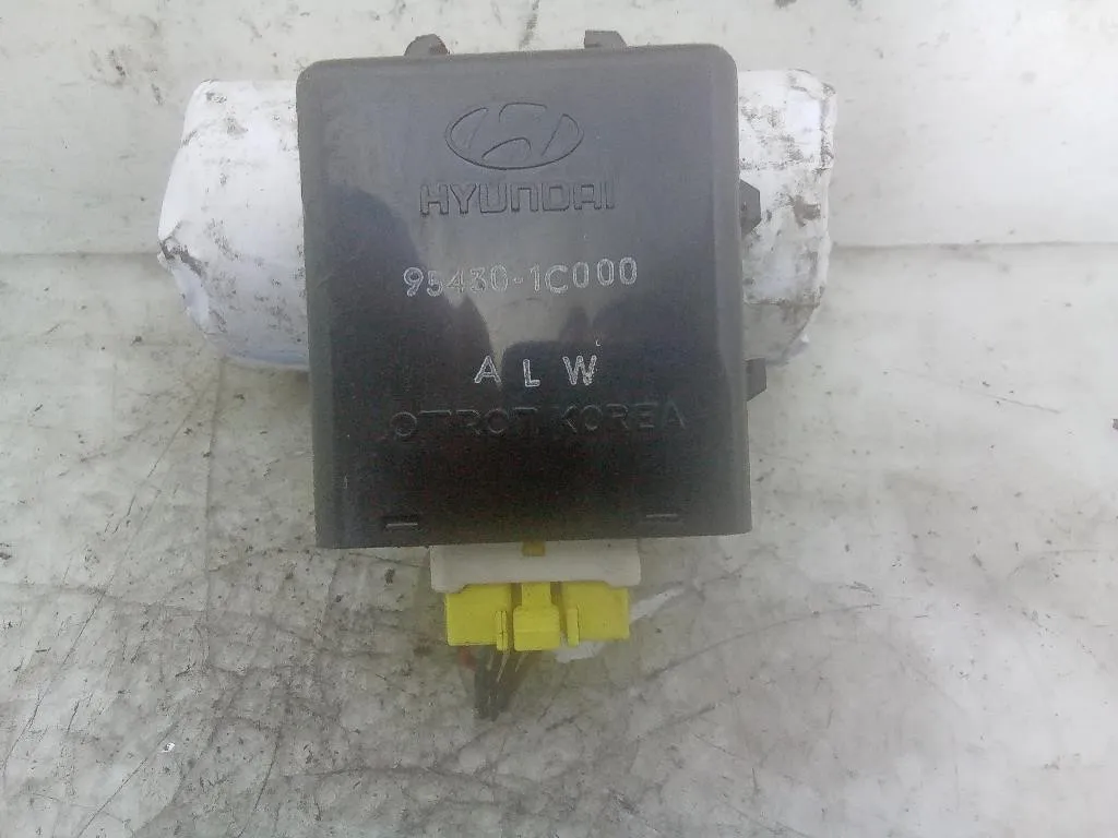 MODULO ELETTRONICO con codice 95430-1C000 da HYUNDAI Getz 2° Serie G4HG benzina 1086 (05>08)