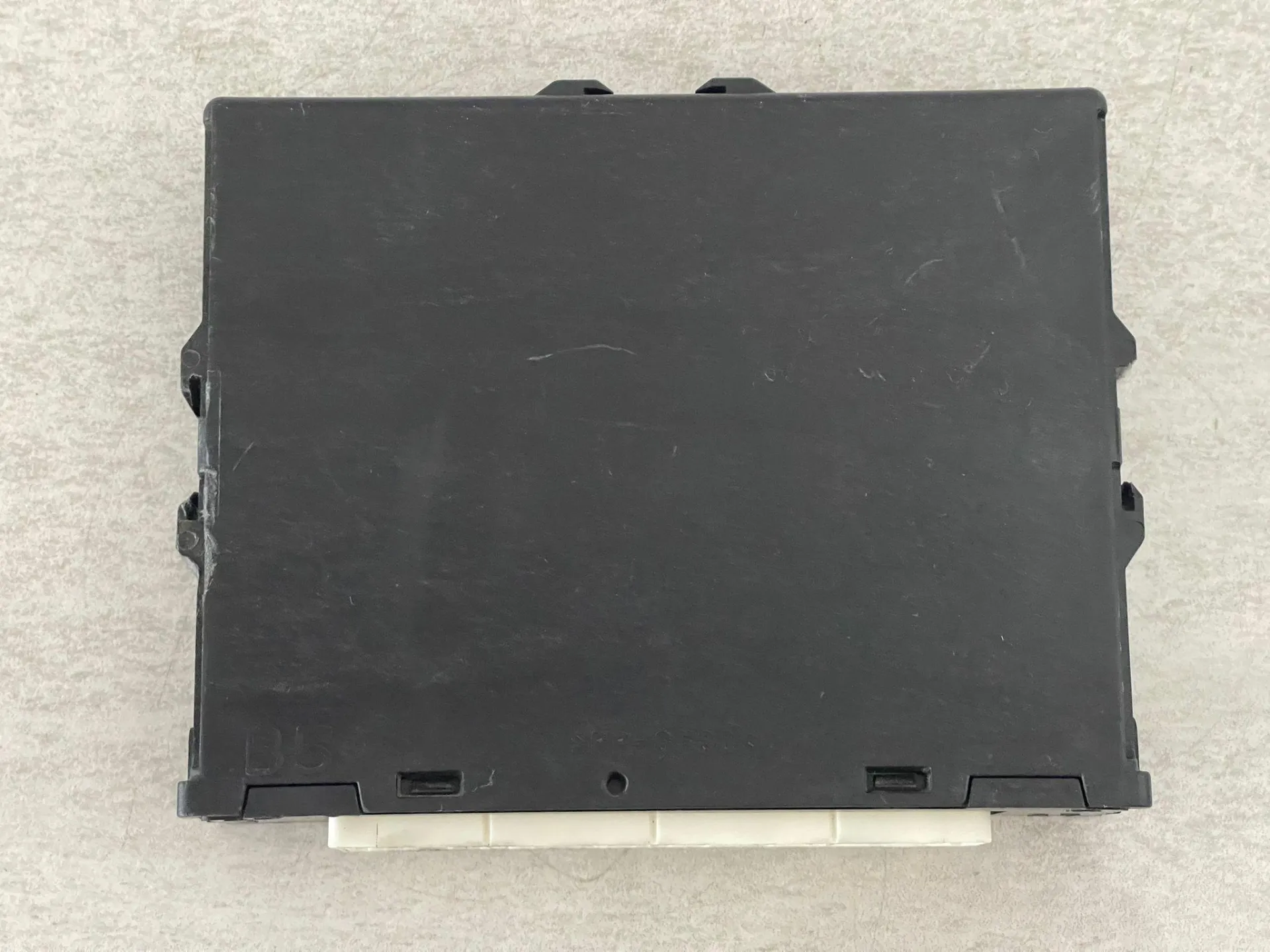 MODULO ELETTRONICO con codice 112400-2451 da SUBARU Outback Serie Benzina 3600 (09>15)