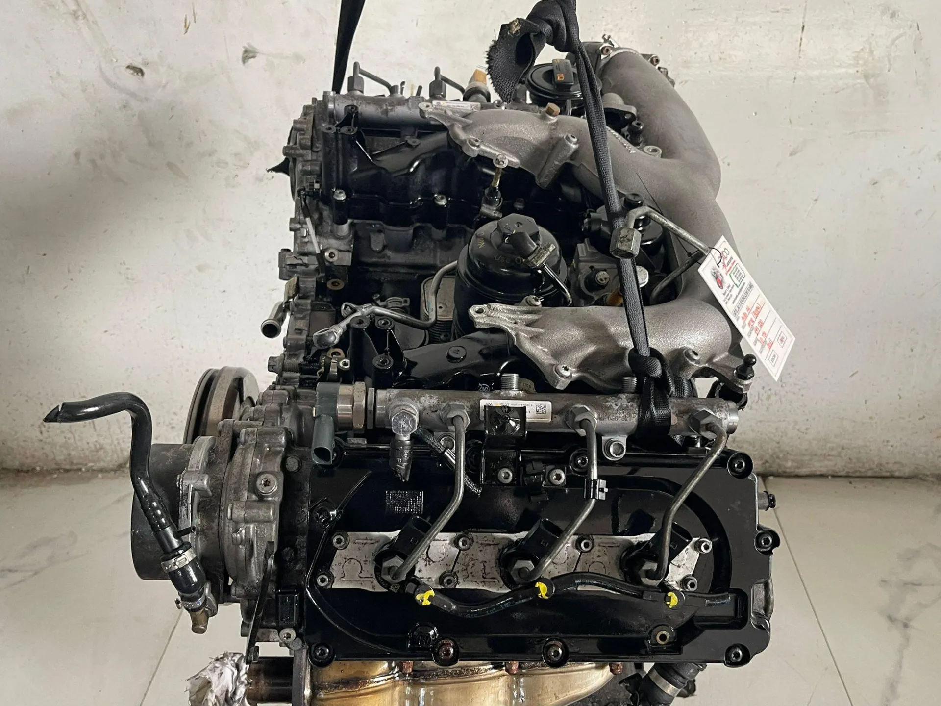 MOTORE COMPLETO con codice con codice motore CCW da AUDI A4 Berlina Diesel 3000 (11>14)