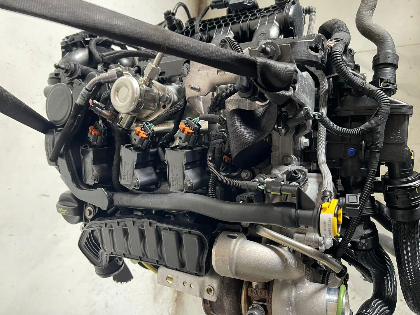 MOTORE COMPLETO PEUGEOT 2008 Serie con codice motore HN05 Benzina 32000