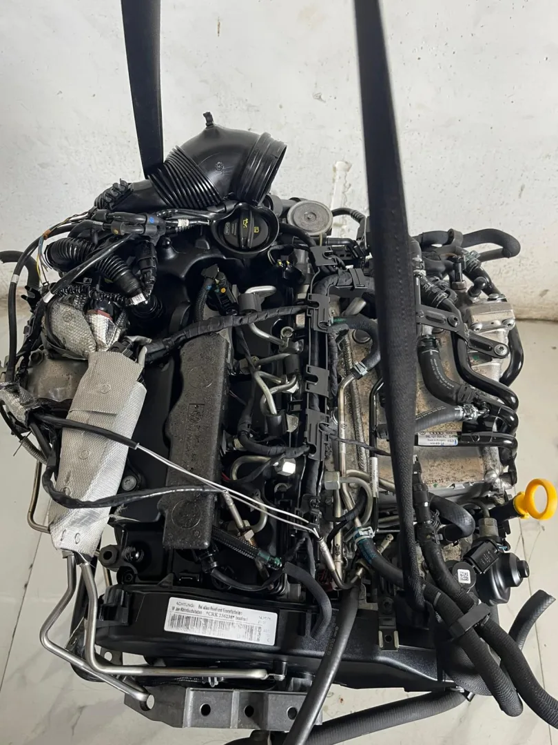 MOTORE COMPLETO AUDI A3 Serie (8V1) con codice motore CRK Diesel 1600