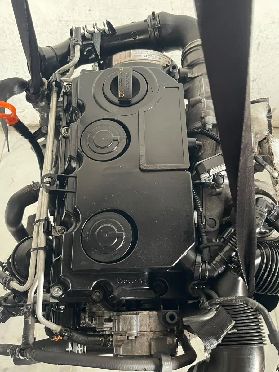 MOTORE COMPLETO con codice con codice motore BLS da VOLKSWAGEN Golf 5 Berlina Diesel 1900