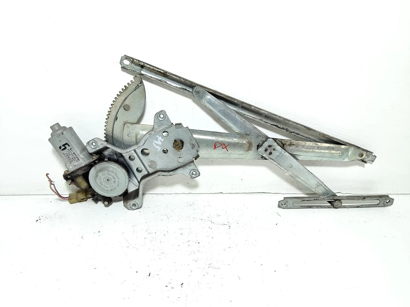 MOTORINO ALZAVETRO ANTERIORE DESTRA con codice 8571087401 da DAIHATSU Terios 1° Serie (97>06)
