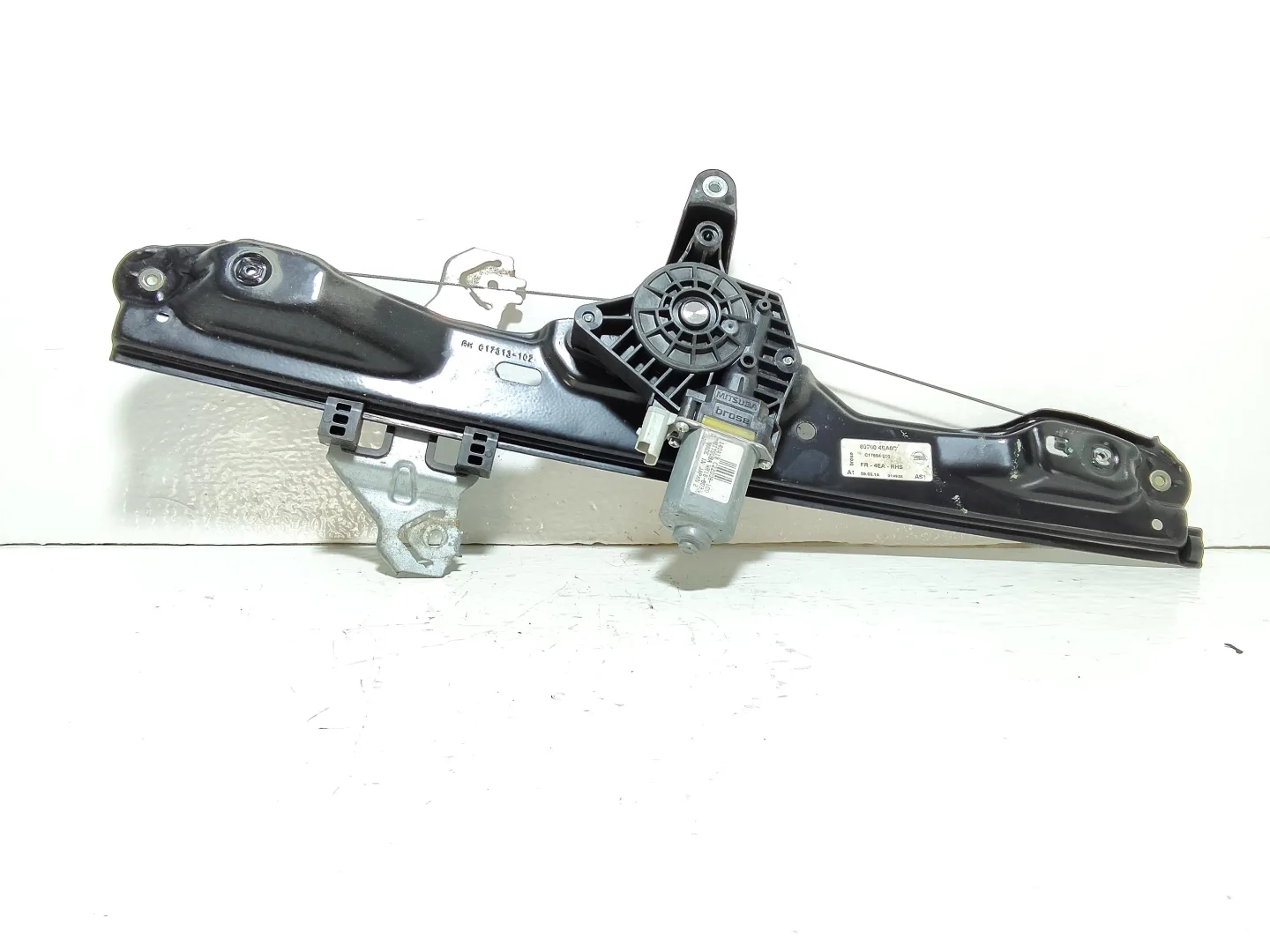MOTORINO ALZAVETRO ANTERIORE DESTRA con codice 807004EA0D da NISSAN Qashqai Serie (14>)