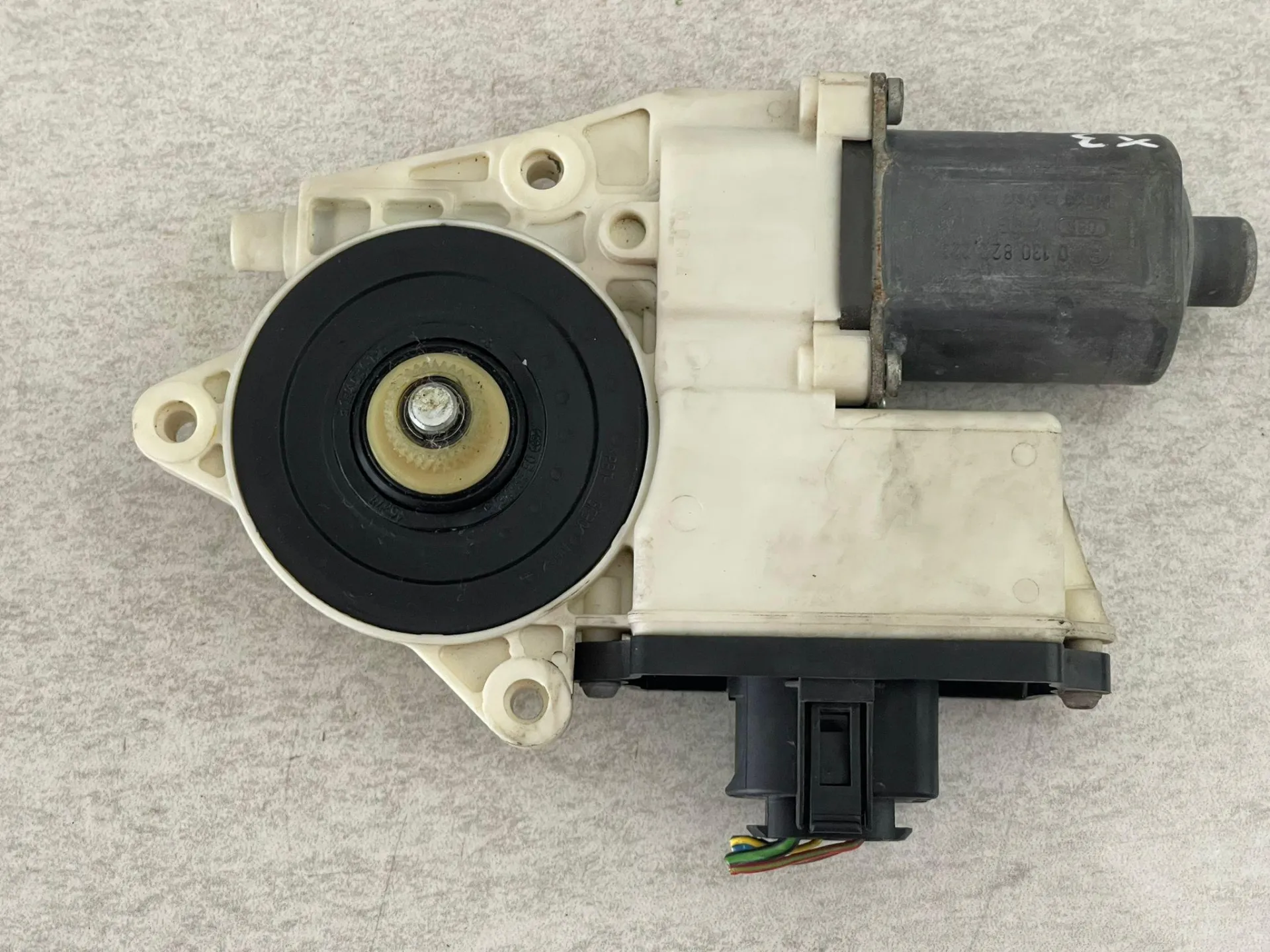 MOTORINO ALZAVETRO ANTERIORE SINISTRO con codice 6925963-1 da BMW X3 1° Serie (04>10)