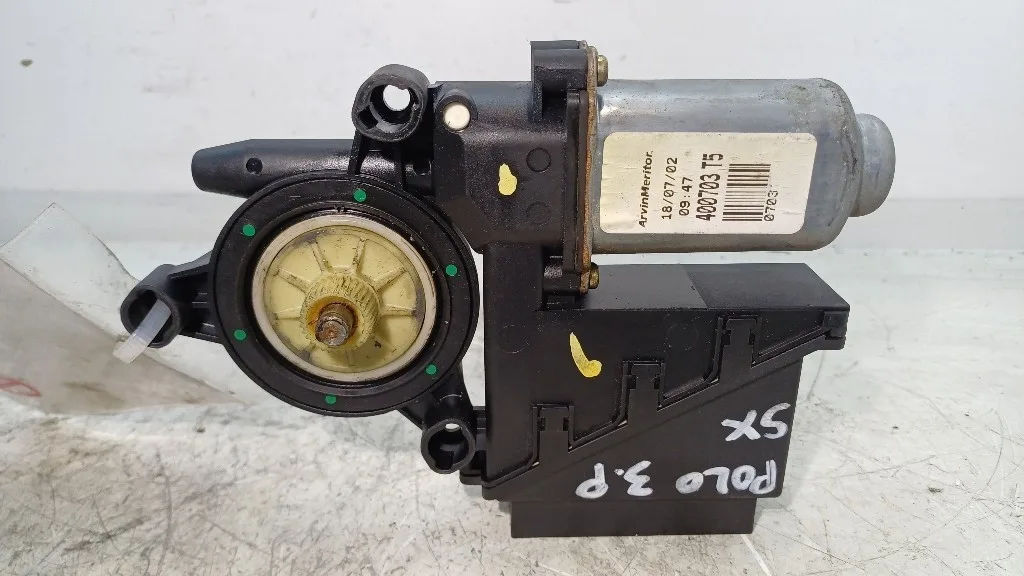 MOTORINO ALZAVETRO ANTERIORE SINISTRO VOLKSWAGEN Polo 4° Serie 6Q2959802A AZQ (01>09)