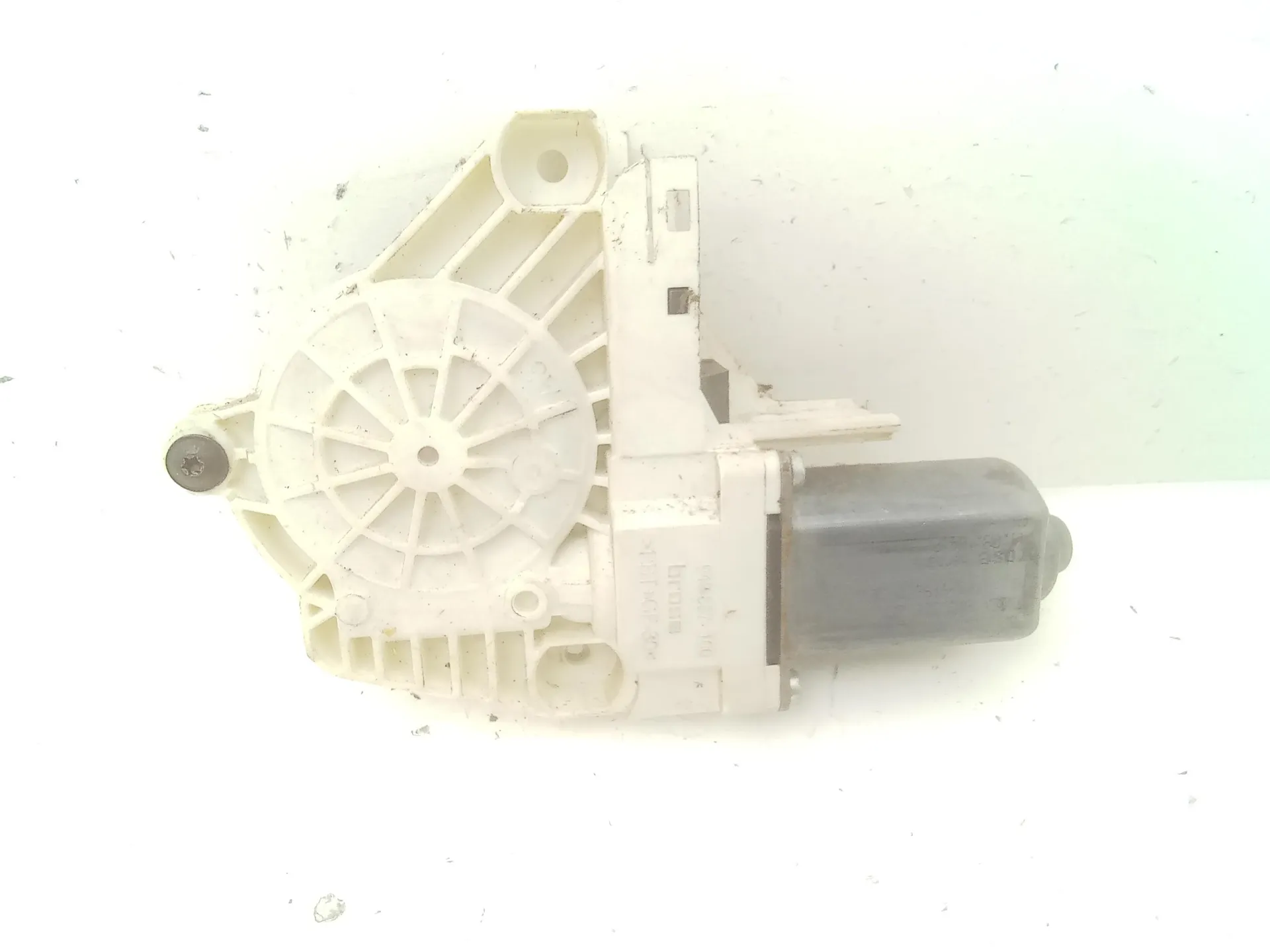 MOTORINO ALZAVETRO ANTERIORE SINISTRO con codice 8k0959801 da VOLKSWAGEN Sharan 4° Serie (10>)