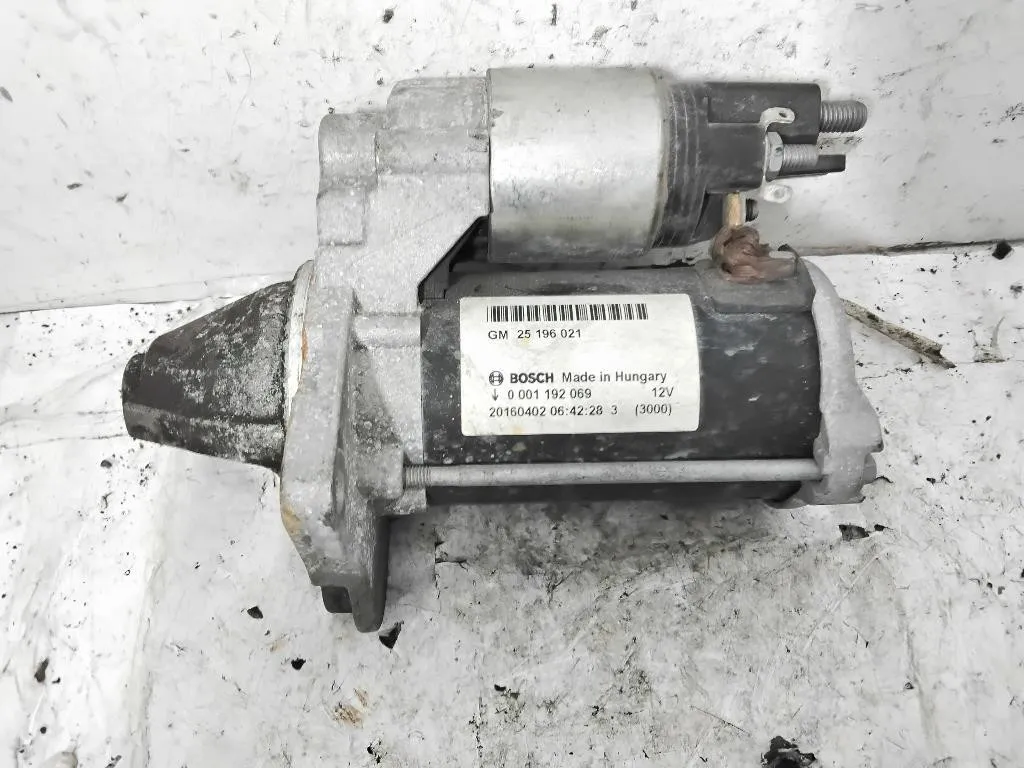 MOTORINO D' AVVIAMENTO con codice 25196021 0001192069 da OPEL Corsa E 3° Serie B14XER OPT bifuel/gas 1398 (15>)