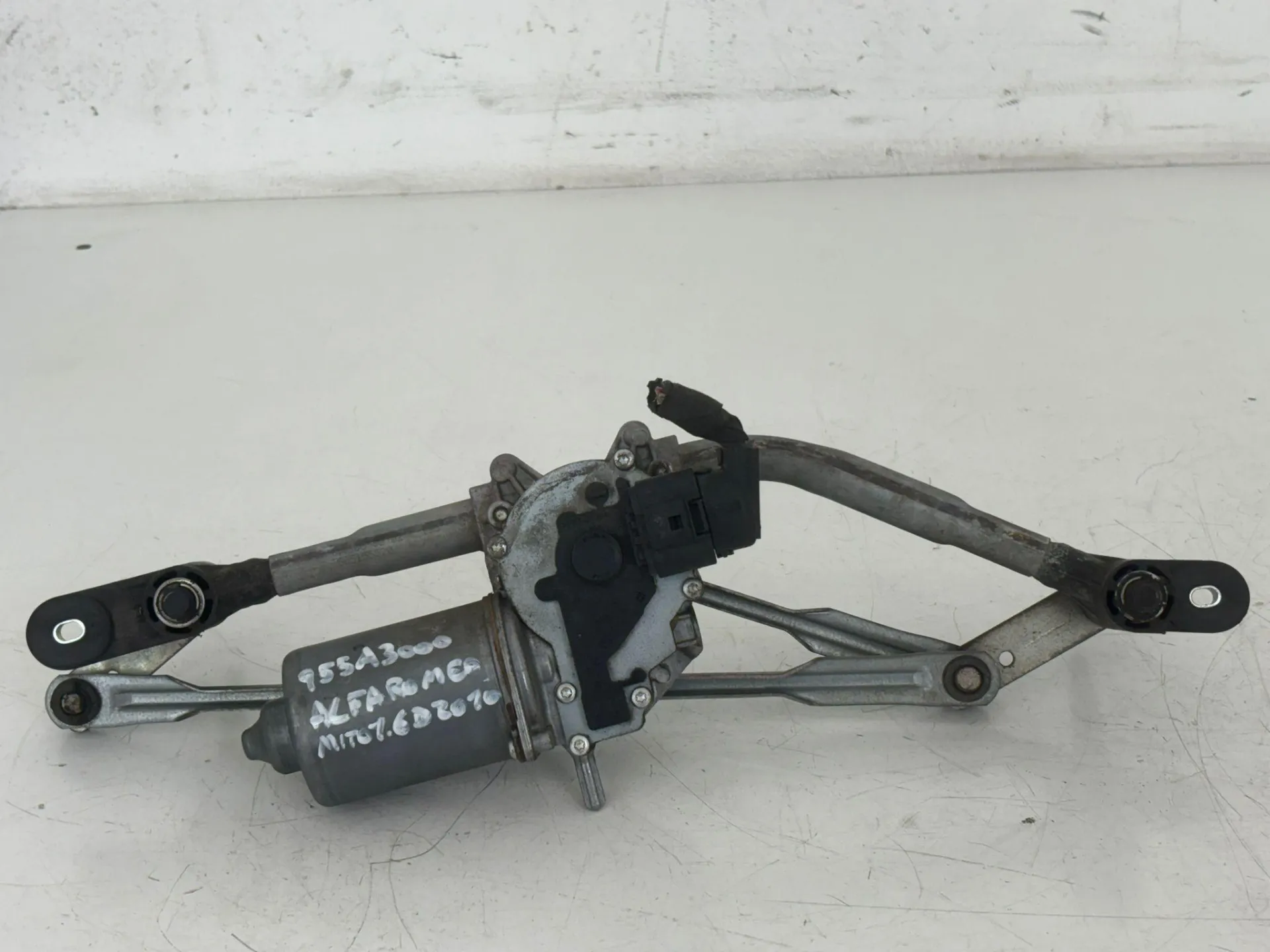 MOTORINO TERGI ANT COMPLETO DI TANDEM con codice W09106 12V da ALFA ROMEO Mito Serie (955_) (08>)