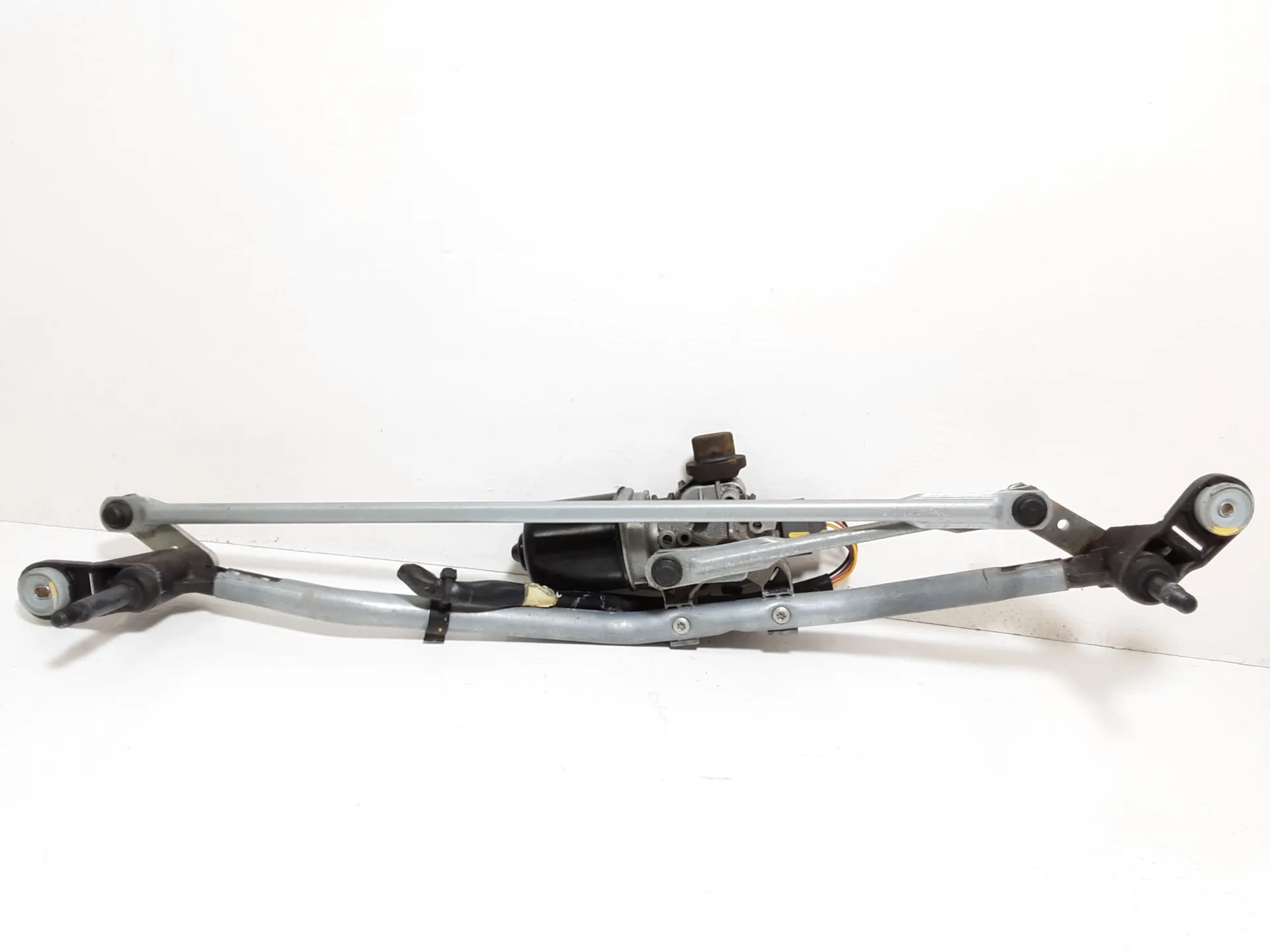 MOTORINO TERGI ANT COMPLETO DI TANDEM con codice 288009321R da DACIA Sandero Serie II (12>20)