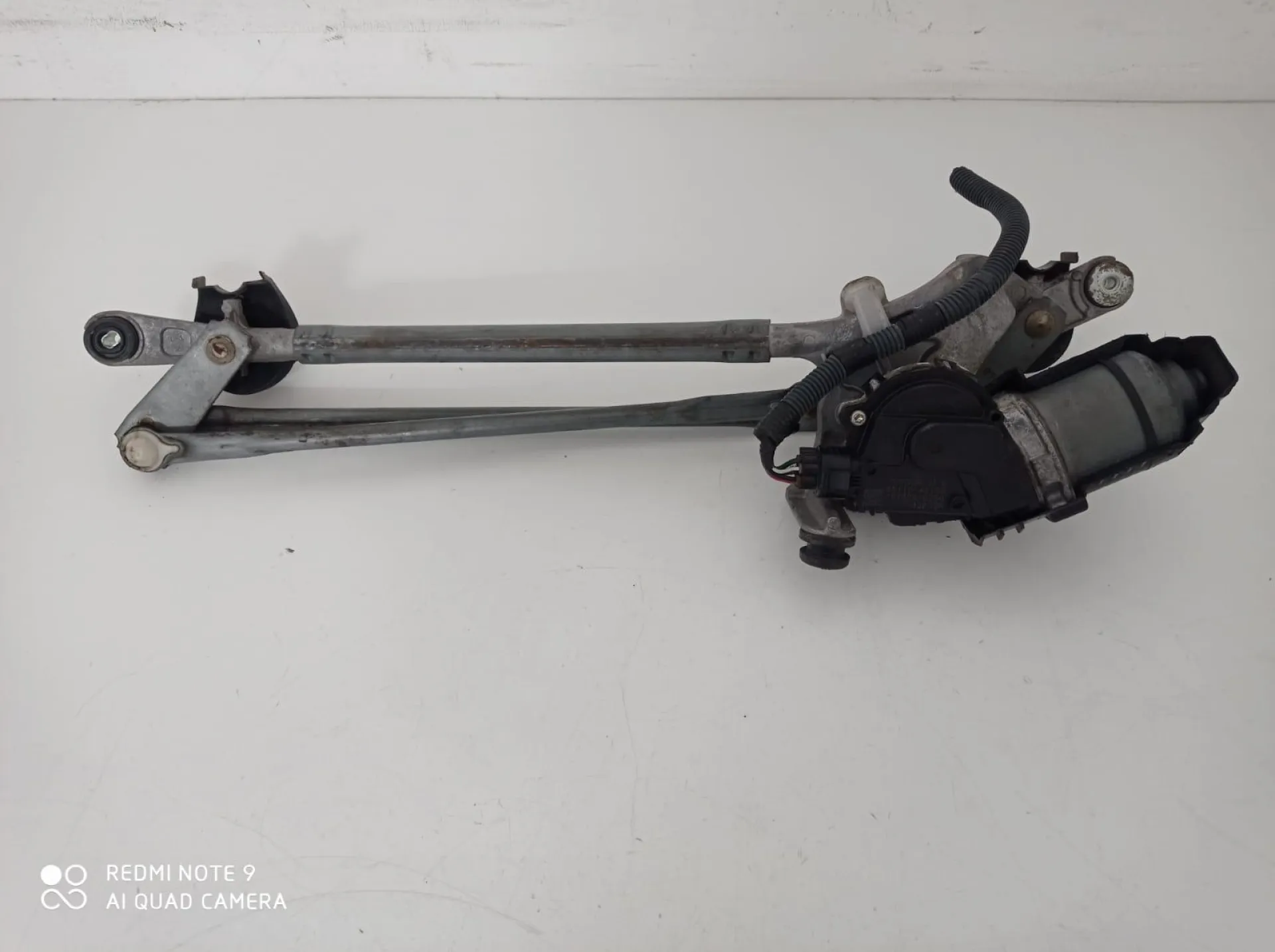 MOTORINO TERGI ANT COMPLETO DI TANDEM con codice 159300-0250 da TOYOTA Rav4 4° Serie (05>09)