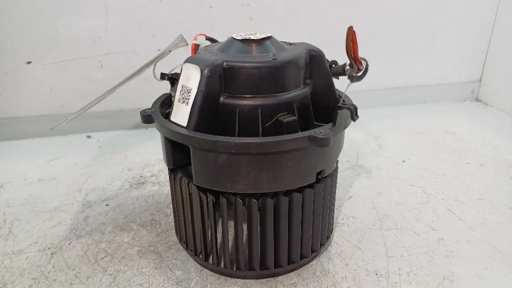 MOTORINO VENTILAZIONE ABITACOLO BMW Serie 1 F40 64.11-9297752/20191206 B37C15A diesel 1496 (19>)