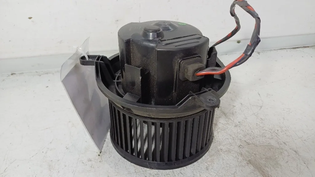 MOTORINO VENTILAZIONE ABITACOLO MERCEDES Vito W638 A0028301508 611980 diesel 2151 (95>03)