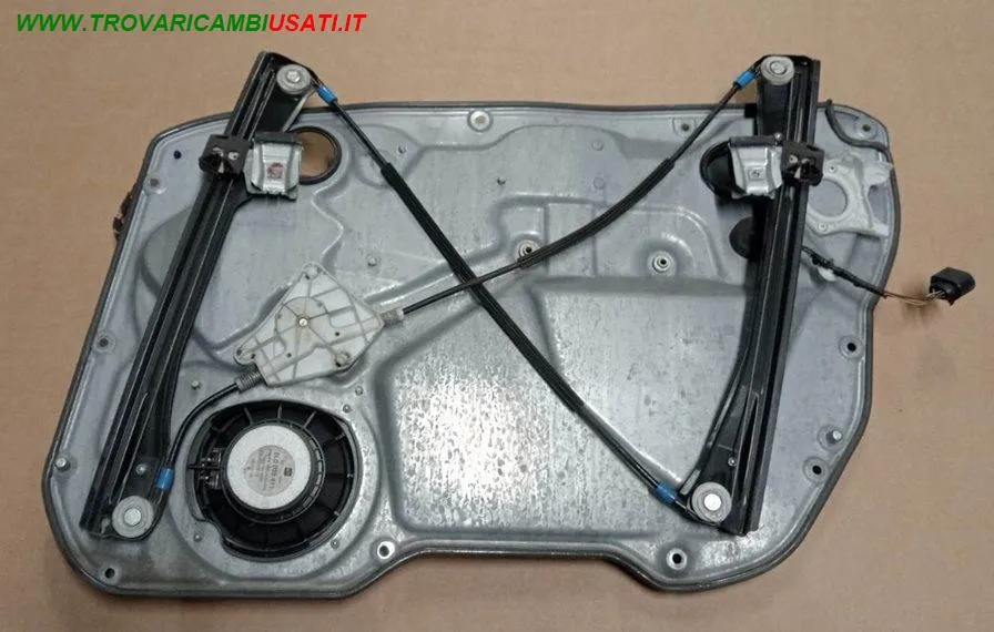 PANNELLO SUPPORTO ALZACRISTALLO PORTA ANT. SX C/MOT