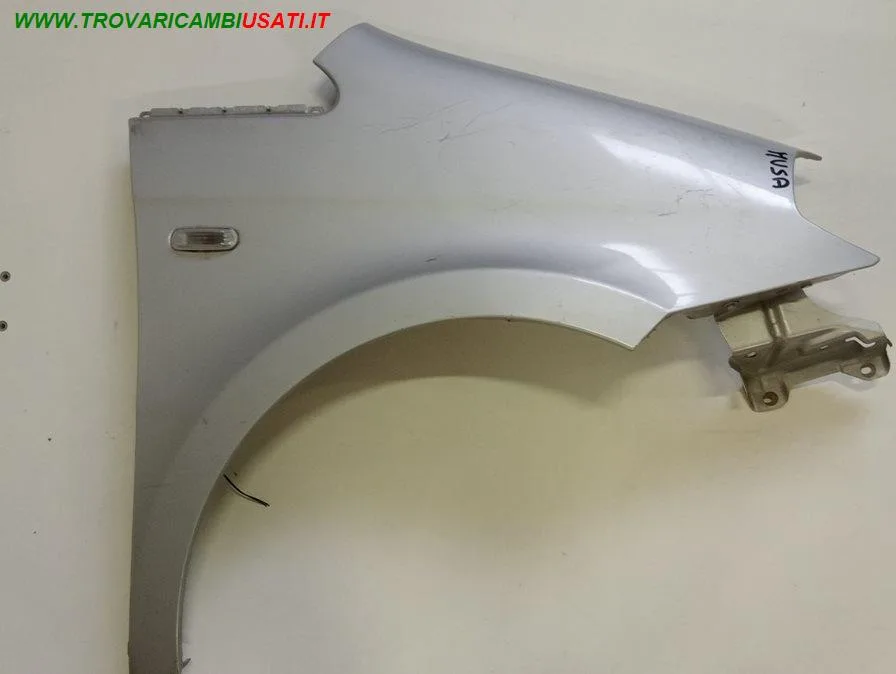 PARAFANGO ANT. DX ARGENTO CHIARO MET LANCIA - MUSA - 2004 > 2007 CODICE/I: LA3503013 999-U1309925 OE 51732260