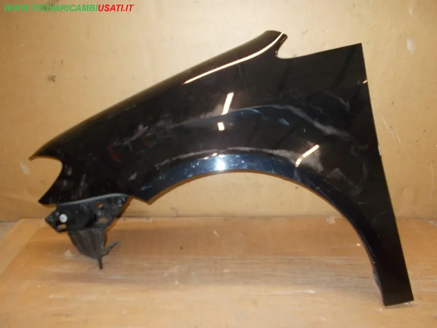 PARAFANGO ANT.S. NERO MET. VOLKSWAGEN TOURAN (1T)
