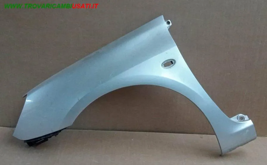PARAFANGO ANT. SX ARGENTO (In Plastica) EX U28375 - OE 9643107280