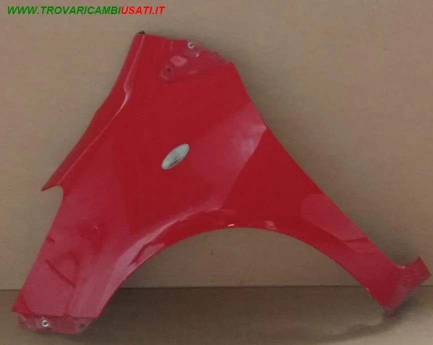 PARAFANGO ANT.SX ROSSO MET TOYOTA - YARIS - 2006 > 2009, TOYOTA - YARIS - 2009 > 2011 CODICE/I: OE 5381252210 999-U1295919 3651803102