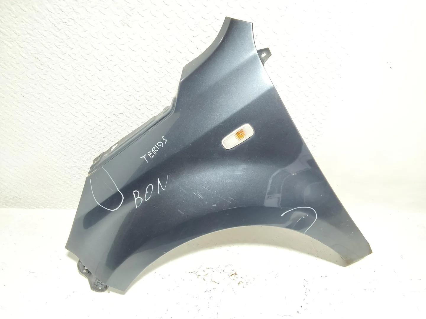PARAFANGO ANTERIORE SINISTRO con codice 53812B4020 da DAIHATSU Terios 2° Serie (06>)