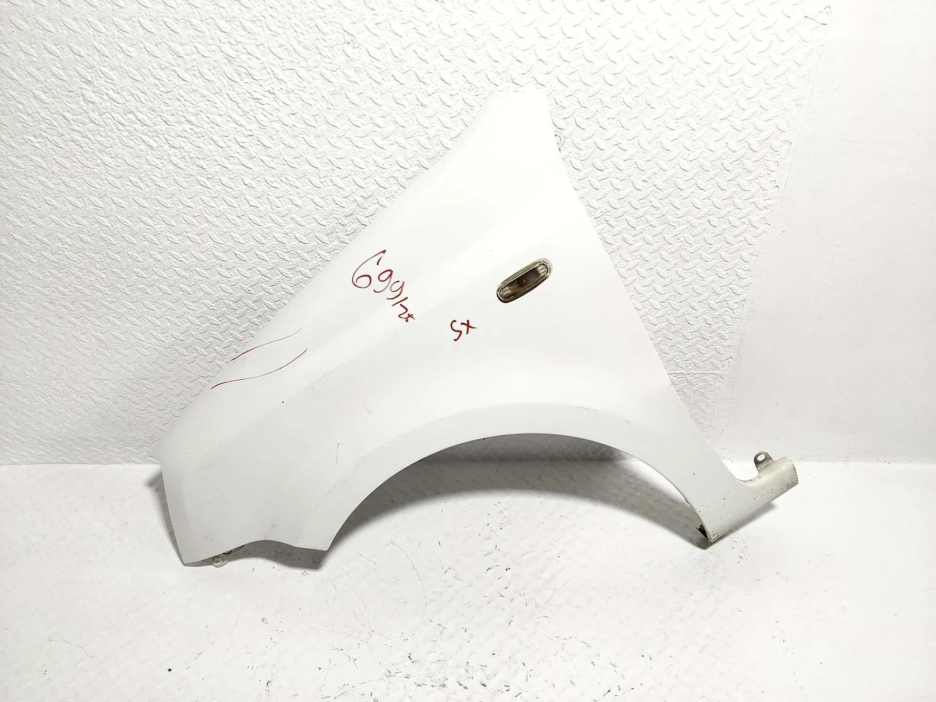 PARAFANGO ANTERIORE SINISTRO con codice 46827088 da FIAT Panda 2° Serie (03>10)