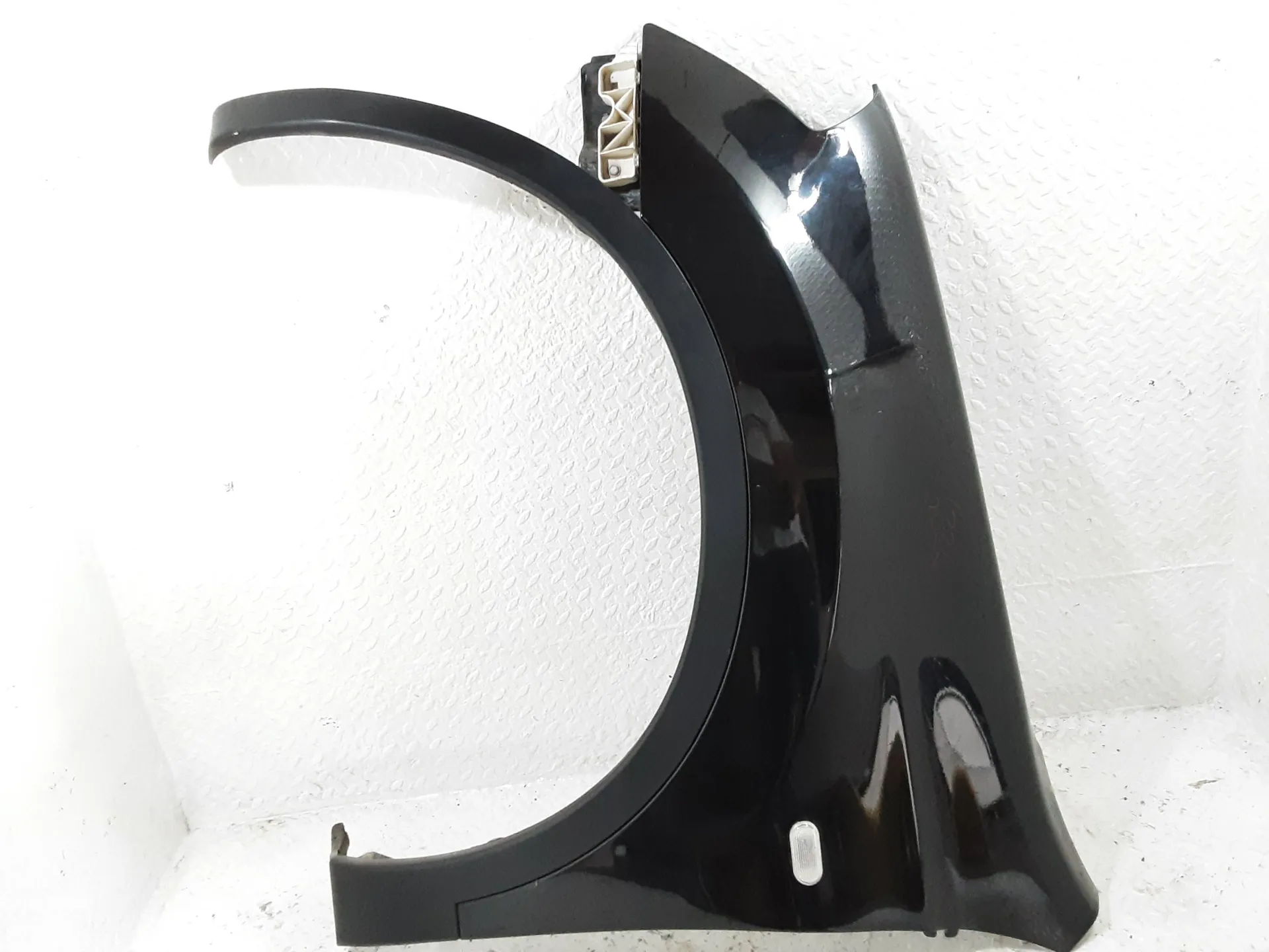 PARAFANGO ANTERIORE SINISTRO NISSAN Qashqai 2° Serie M1D, con codice motore M9R/M1D, M9R (10>13)