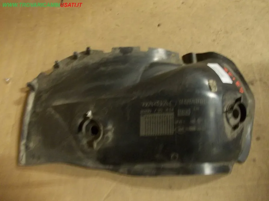 PARASASSI INT. PASSARUOTA POST. PARTE POST.S. DACIA SANDERO (B90)