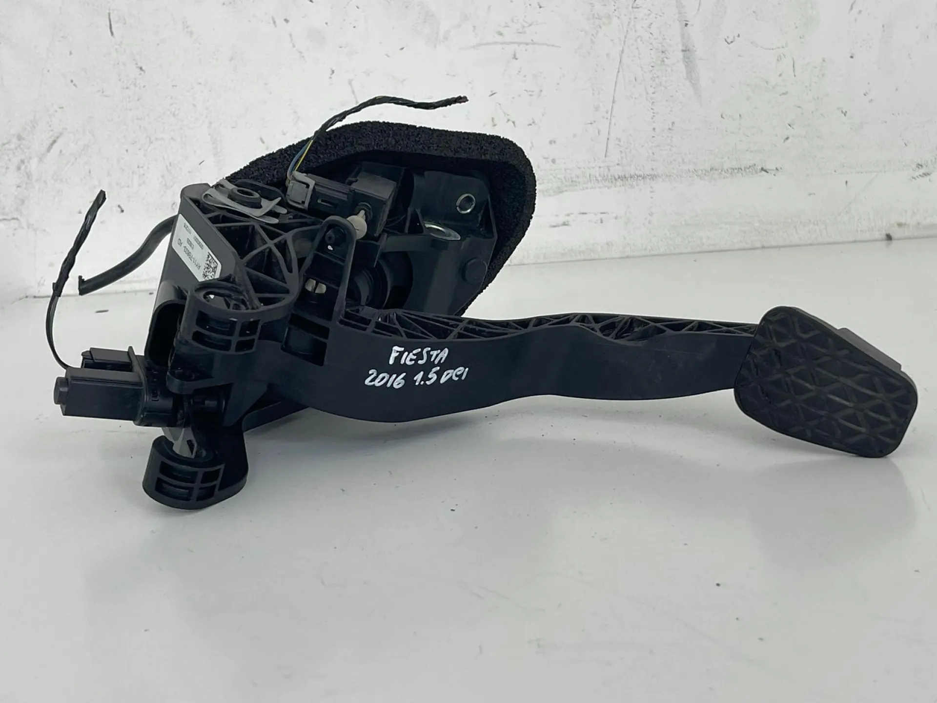 PEDALE FRIZIONE con codice AY11-7B633-AD da FORD Fiesta 6° Serie (08>17)