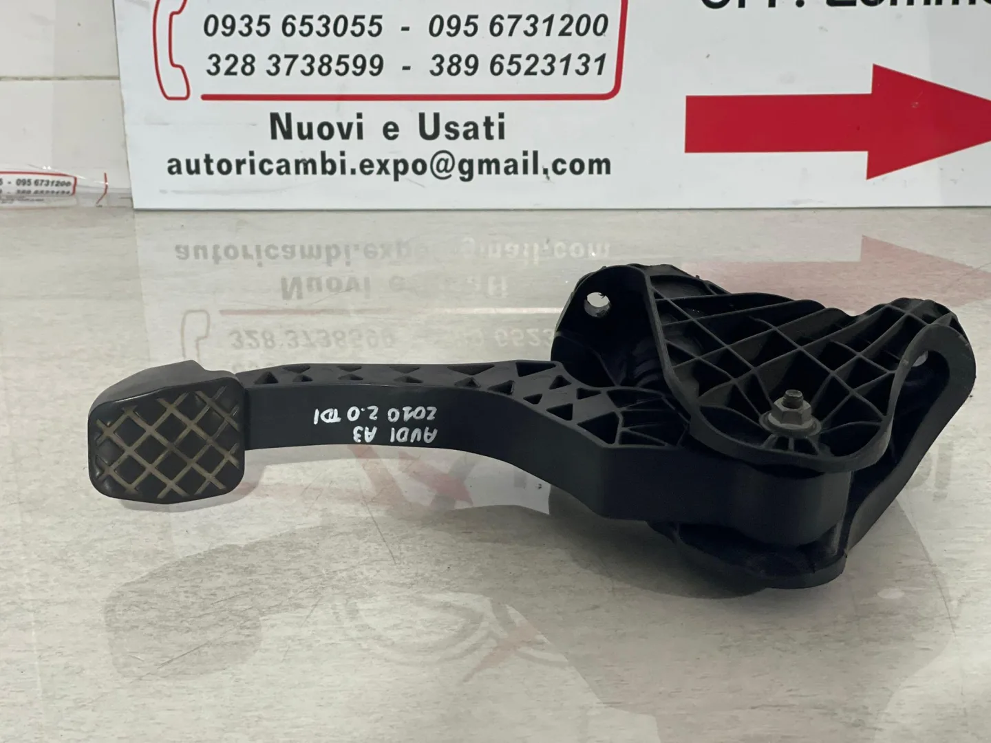 PEDALE FRIZIONE con codice 1K1721059CJ da AUDI A3 Serie (8P1) (08>12)