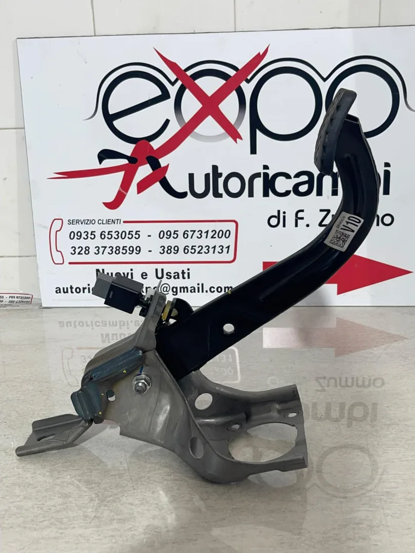 PEDALE FRIZIONE KIA Stonic Serie 32802H8101 con codice motore G4LF (17>)
