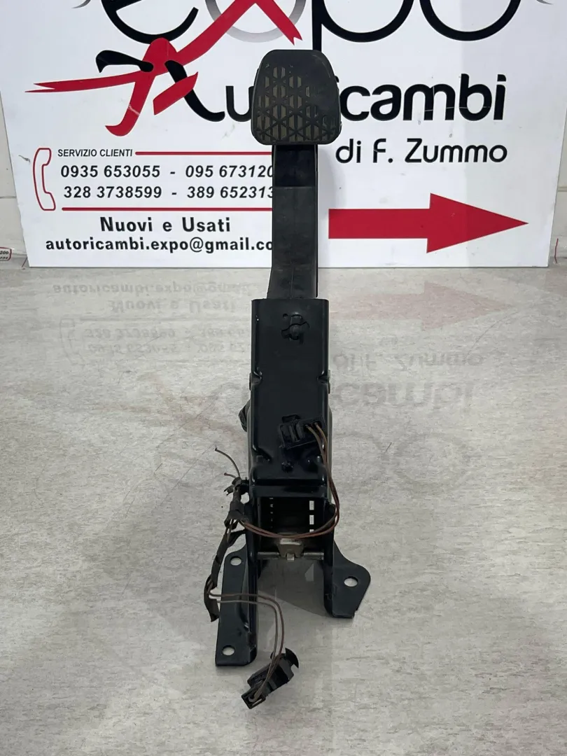PEDALE FRIZIONE con codice 036776 da MERCEDES Sprinter 313 (14>)
