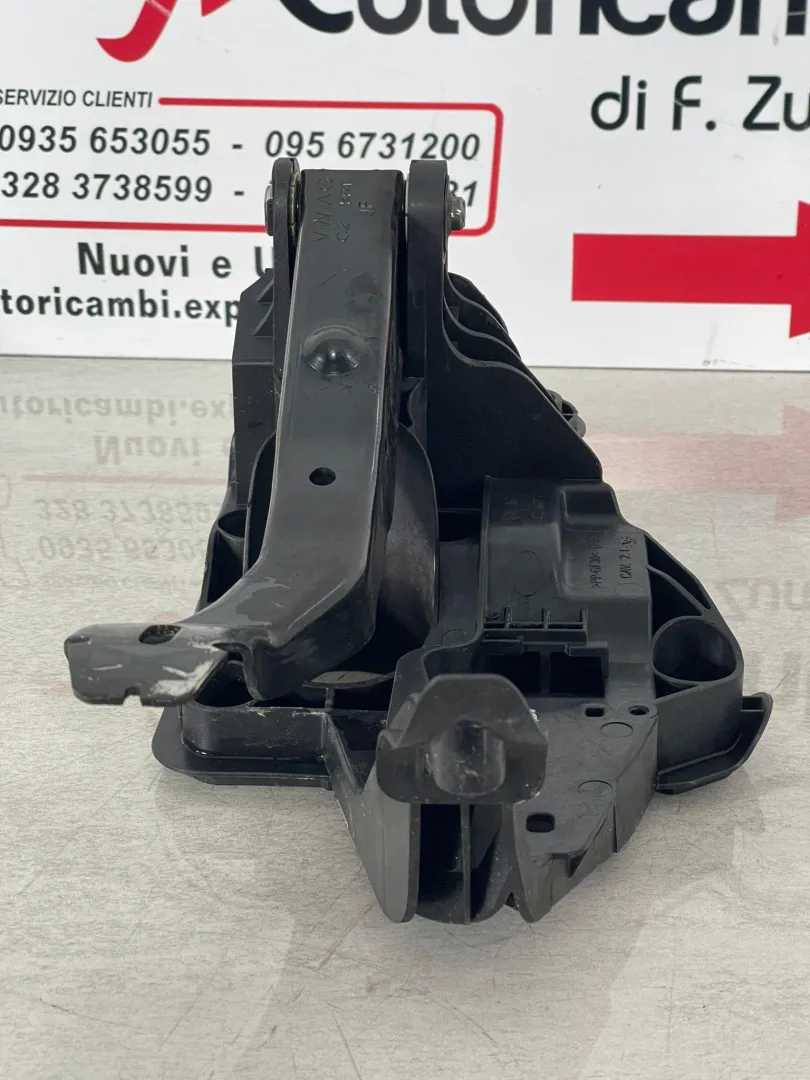 PEDALE FRIZIONE con codice 6C1721058F da SKODA Fabia Berlina 3° Serie (15>21)