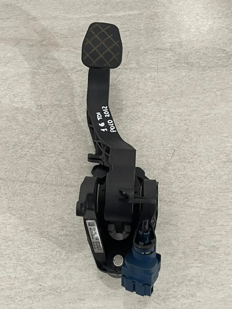 PEDALE FRIZIONE con codice 6R1721059AA da VOLKSWAGEN Polo 5° Serie (09>17)
