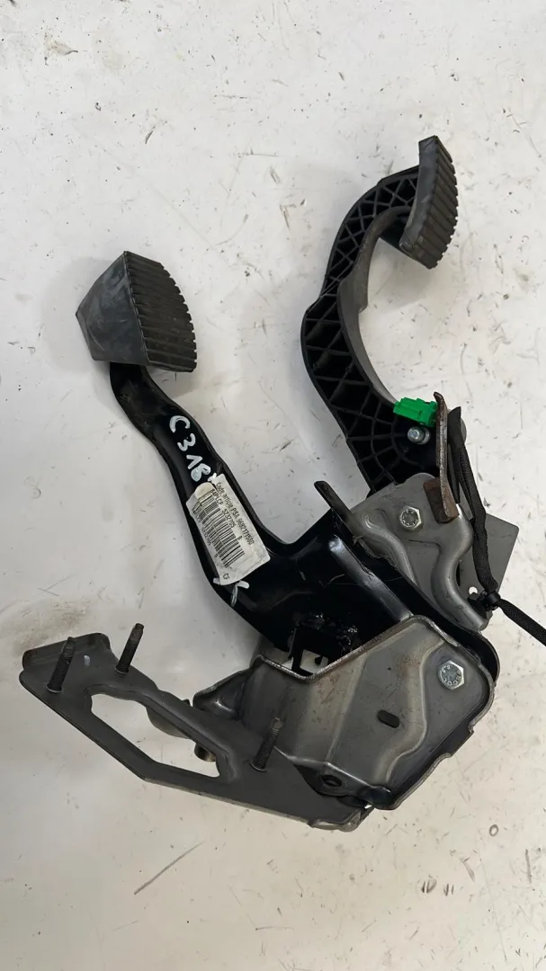 Pedaliera freno e frizione Citroen C3 1.2 B del 2018 CODICE RICAMBIO : 9682171580