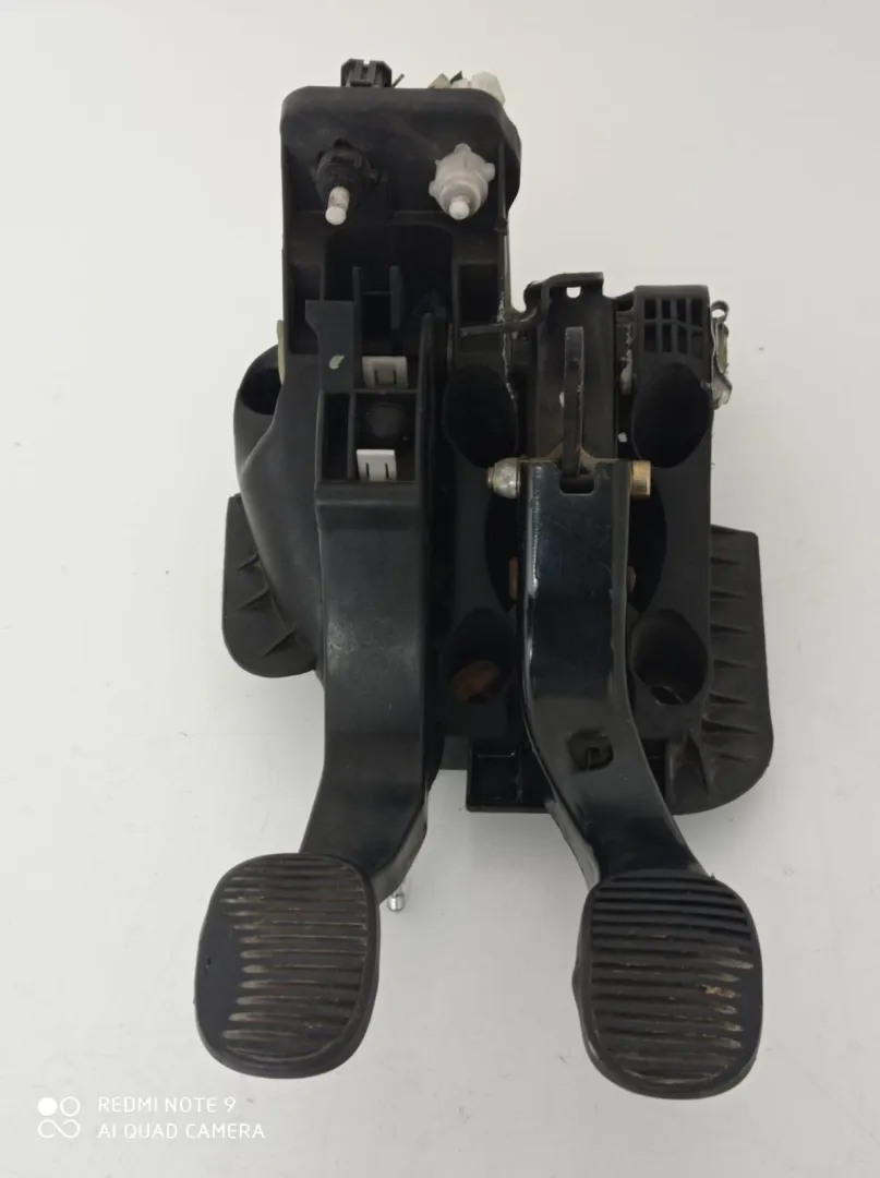 PEDALIERA FRENO + FRIZIONE con codice 3808430008 da LANCIA Musa 2° Serie (07>)